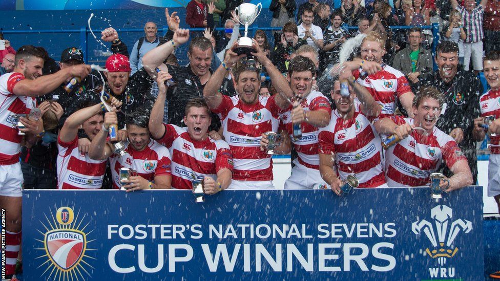 Llandovery celebrate after winning the Foster’s National Sevens at Cardiff Arms Park, beating Pontypridd in the final.