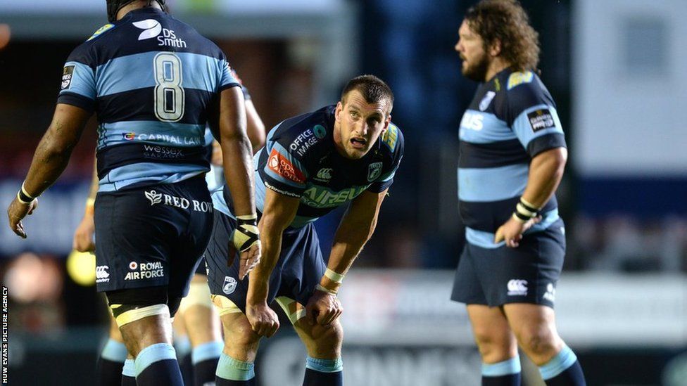 Wales captain Sam Warburton made his first pre season appearance for the Cardiff Blues after the regions signed a new deal with the Welsh Rugby Union to end their dispute.
