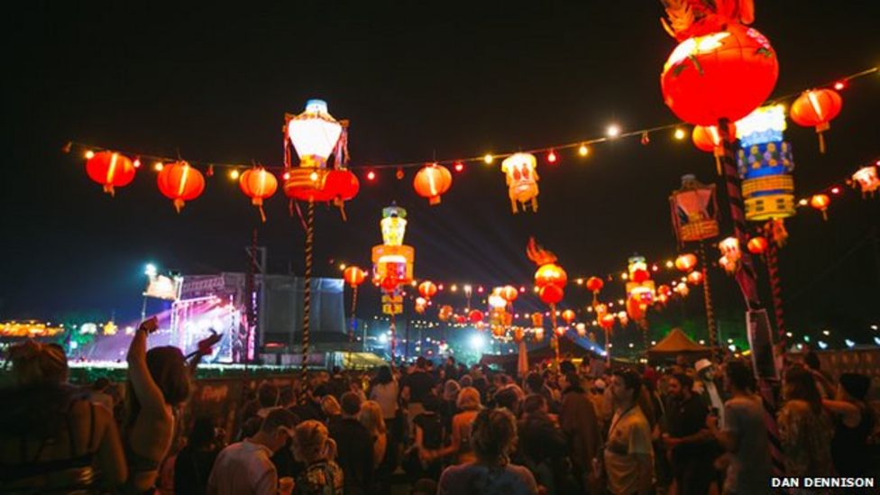 In pictures: Desert island disco themed Bestival - BBC News