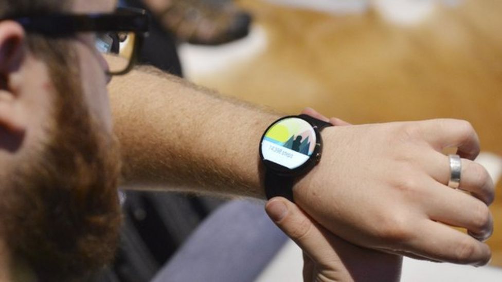 Apple Watch unveiled alongside new larger iPhones BBC News