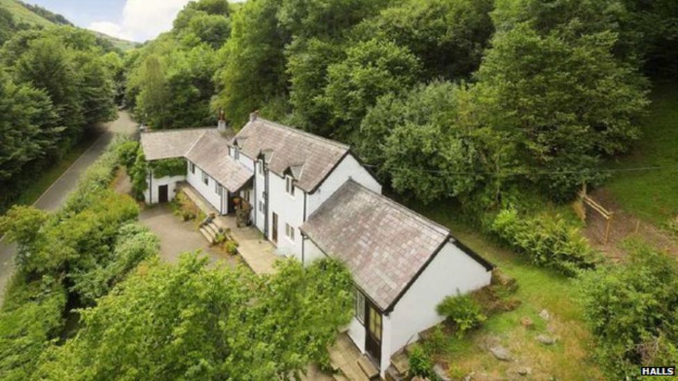 Glyn Ceiriog cottage for sale complete with a cave BBC News