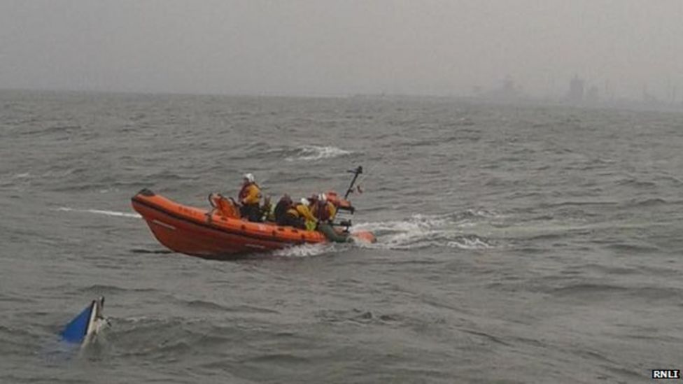 Hartlepool fishermen rescued as wave sinks boat - BBC News