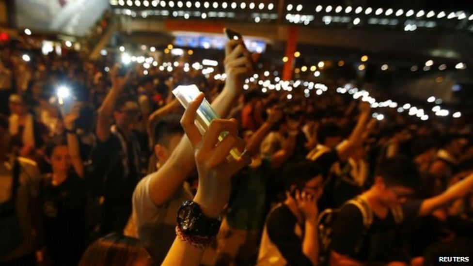Hong Kong protests: Beijing's tricky balancing act - BBC News