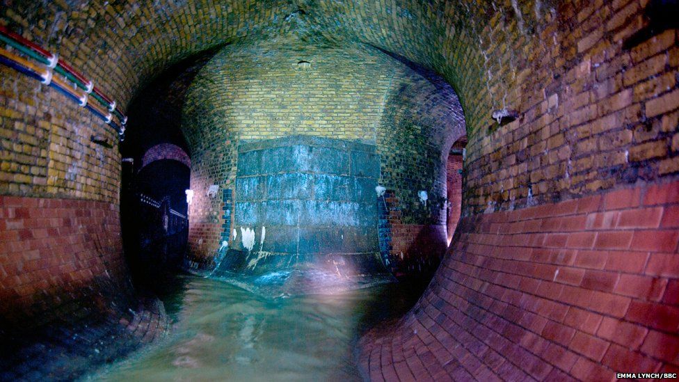 Split tunnel section of the Fleet River sewer