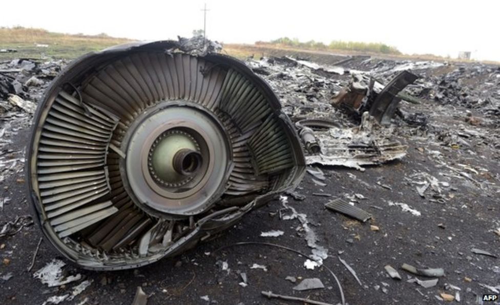 MH17 Crash: Dutch Minister Says Passenger 'wore Oxygen Mask' - BBC News