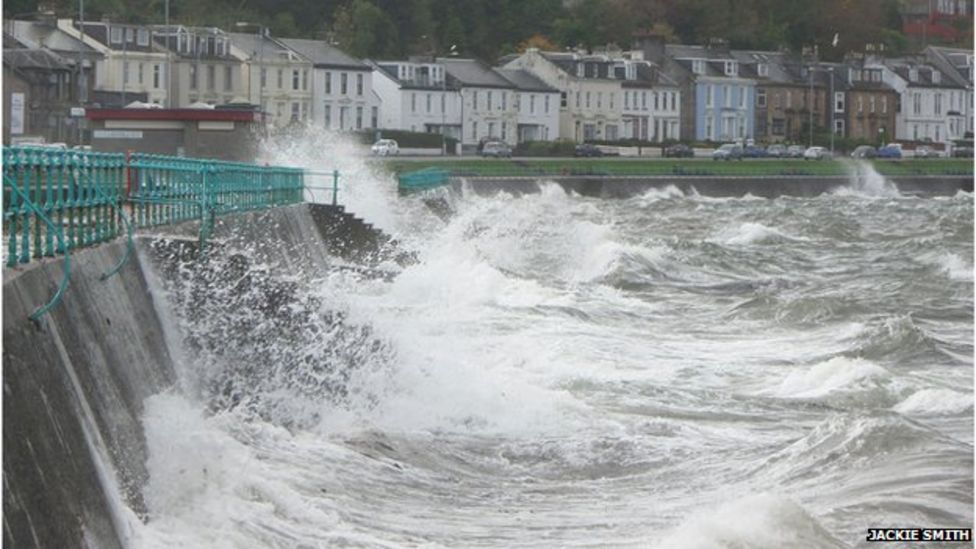 Remnants of Hurricane Gonzalo batter Scotland - BBC News