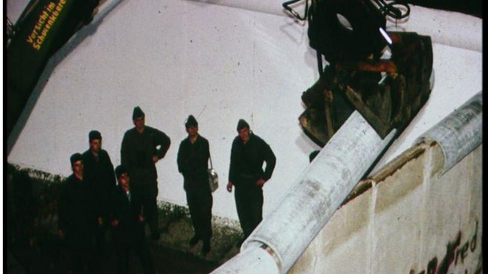 Berlin Remembering the wall BBC News