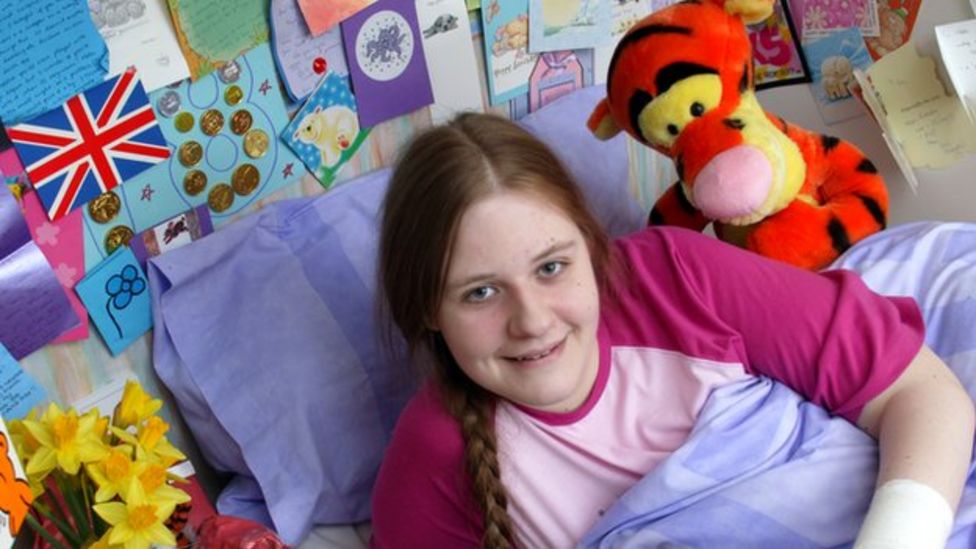 The woman who runs a charity from bed BBC News