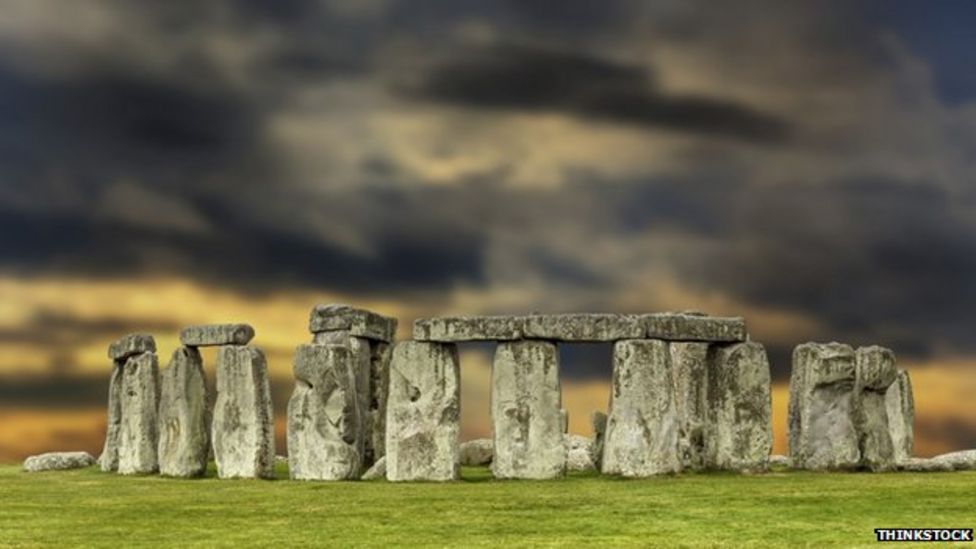 Stonehenge experiment to be repeated with 'lost' stones - BBC News