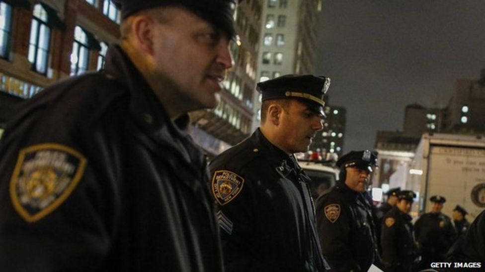 Eric Garner death: Police take to internet in defence of Daniel ...