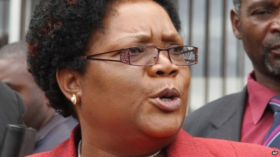 Zimbabwe vice-president Mujuru denies Mugabe plot - BBC News