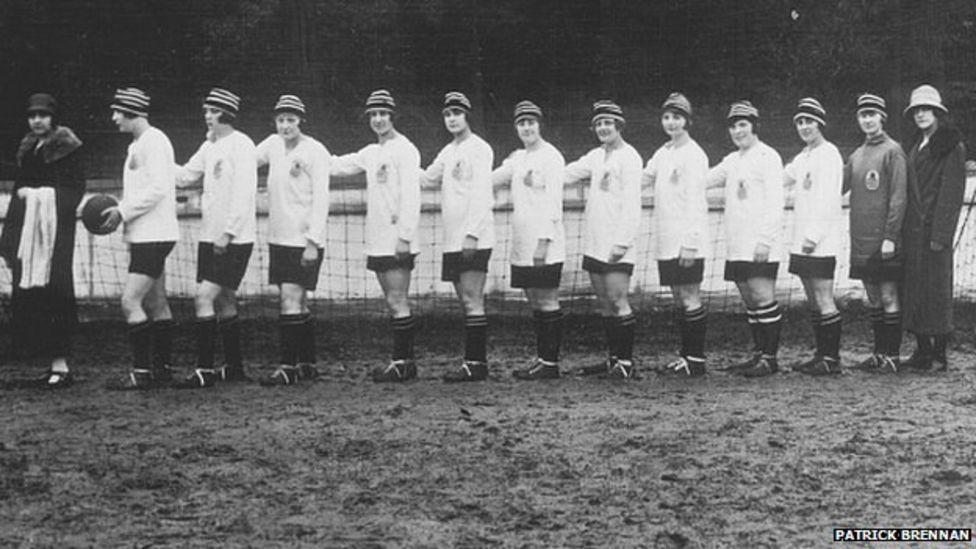 WW1: Why Was Women's Football Banned In 1921? - BBC News