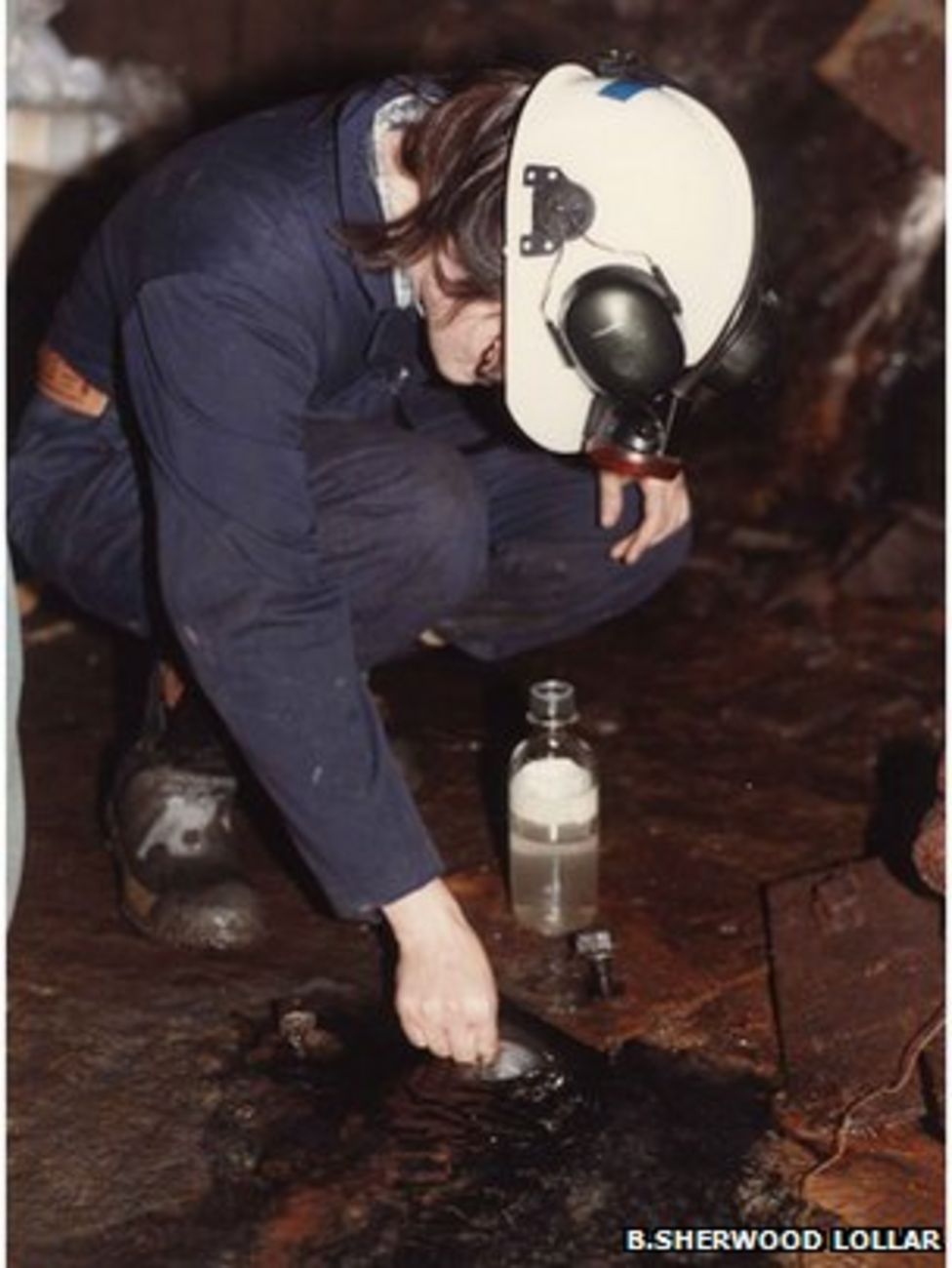 Volume of world's oldest water estimated BBC News