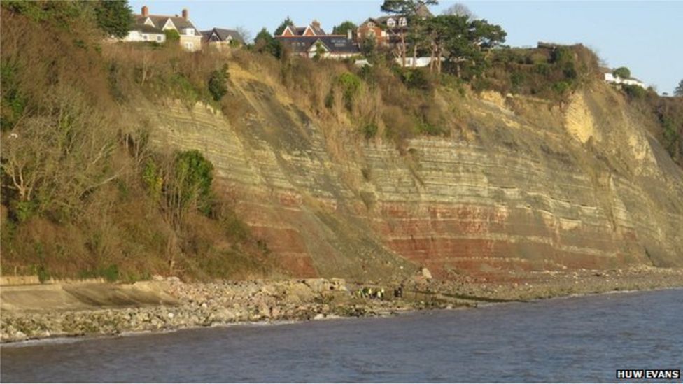 Body found under Penarth cliffs was a man, police say BBC News