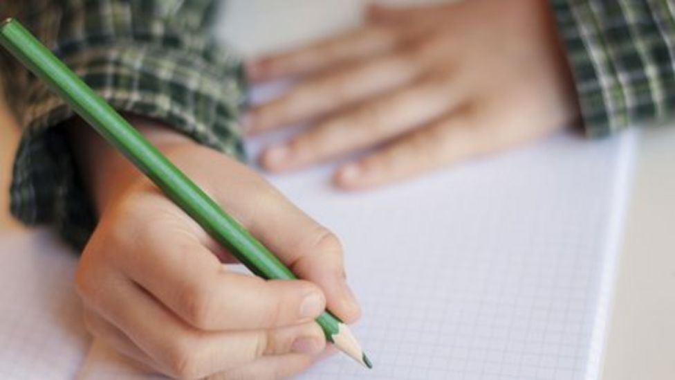 Wales' poorest children struggle with language, report says - BBC News