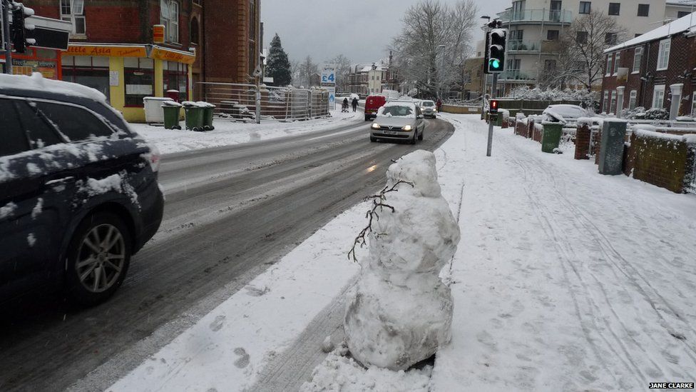Snow scenes from across Hampshire BBC News
