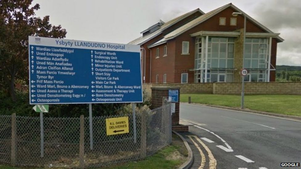 Report criticises care at Llandudno Hospital's Beuno Ward BBC News