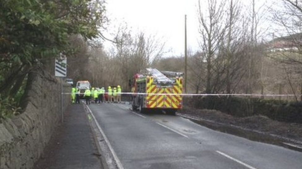 Man dies and two hurt in twocar crash in Fife BBC News