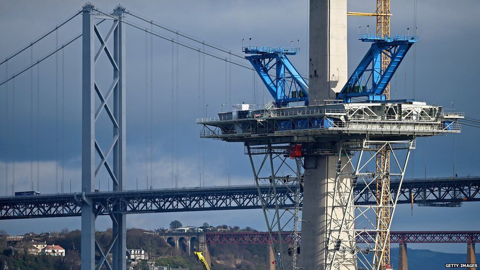 Drivers 'slowing down' to check out new Queensferry Crossing BBC News
