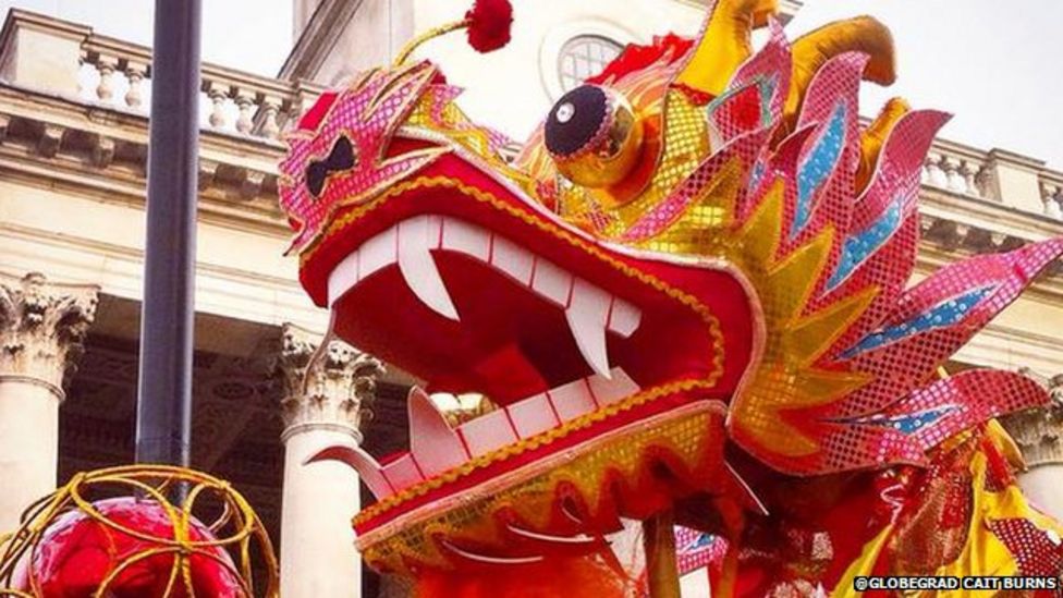 Thousands celebrate Chinese New Year in London - BBC News