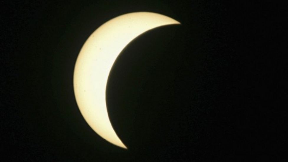 Solar eclipse poses energy challenge - BBC News