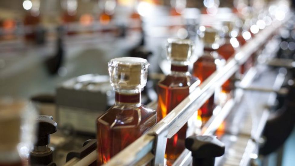 Scotch whisky exports fall by 7% - BBC News