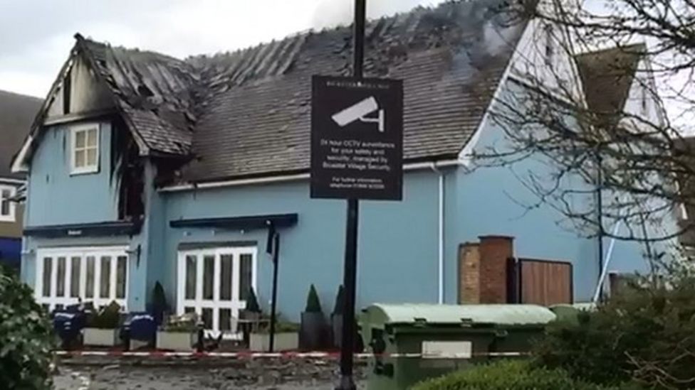Bicester Village fire at Carluccio's restaurant BBC News