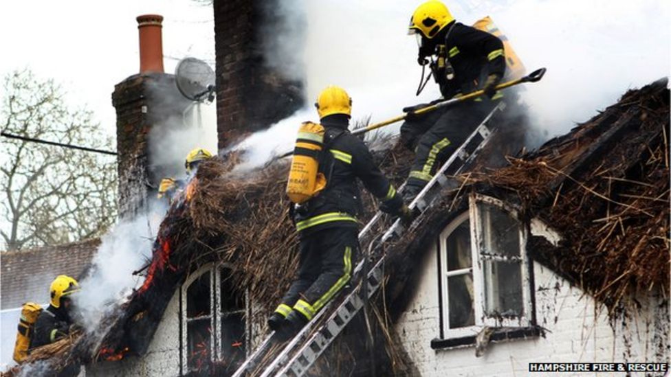 Longparish Thatched Cottage Destroyed In Blaze - BBC News