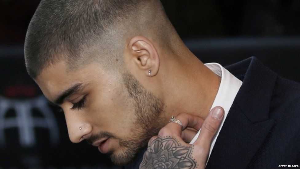 Zayn gets new look for first outing since 1D split - BBC News