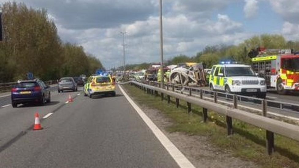 M4 reopens after cement mixer crash - BBC News