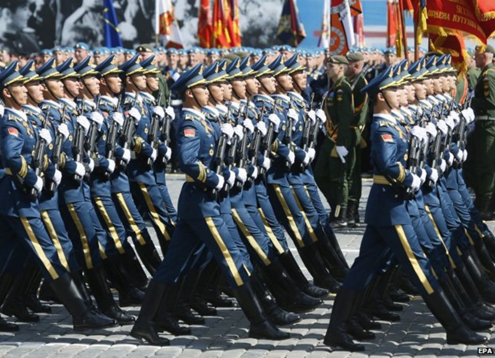 In pictures: Russian WW2 Victory Day parade in Moscow - BBC News