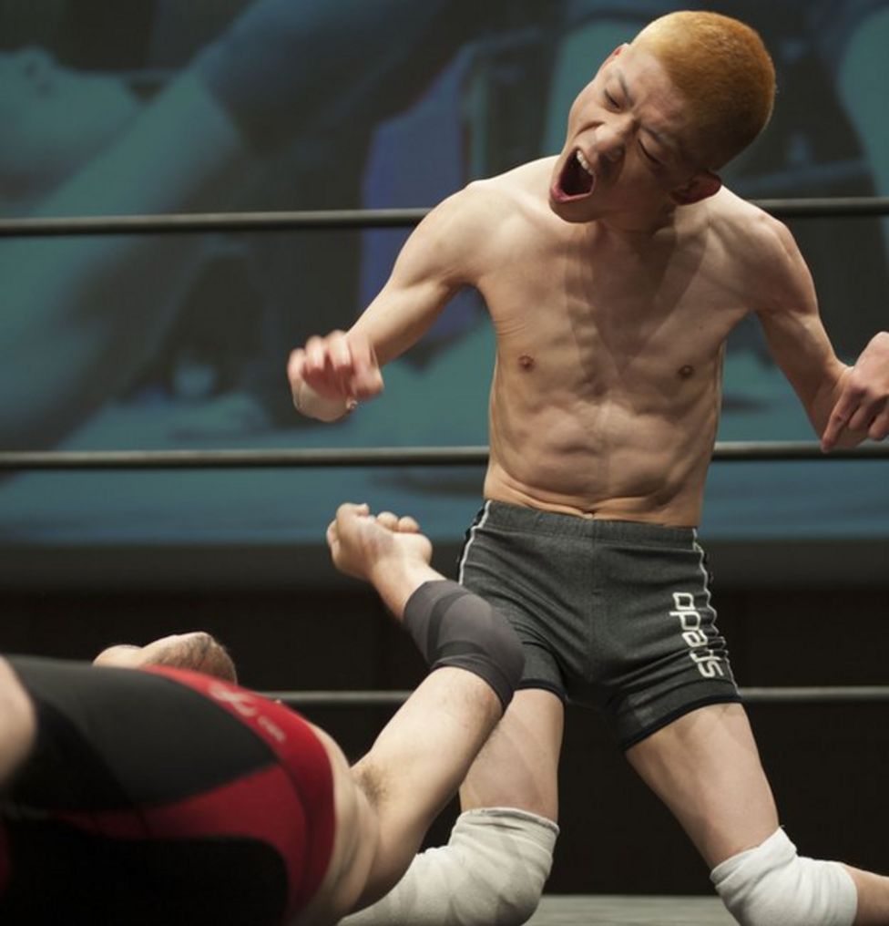 Disabled wrestlers enter the ring in Japan BBC News