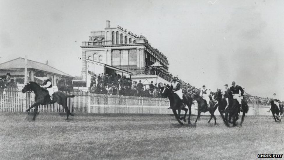 Lost racecourses: How UK housing boom killed city venues - BBC News