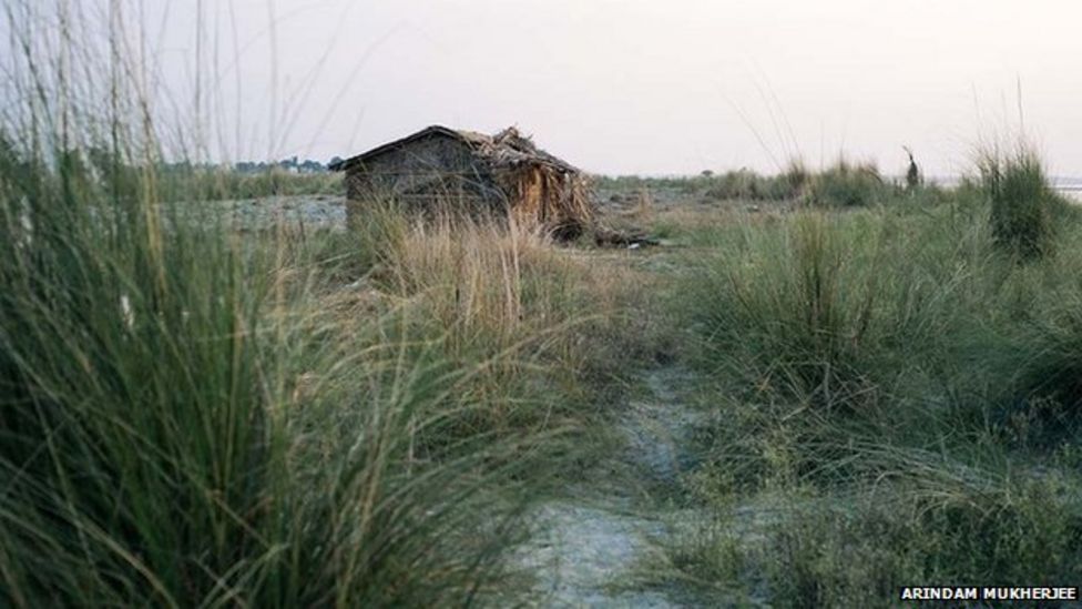 In pictures India river erosion BBC News
