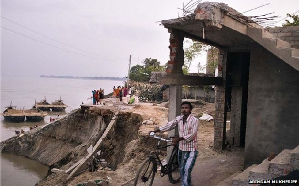 In pictures India river erosion BBC News