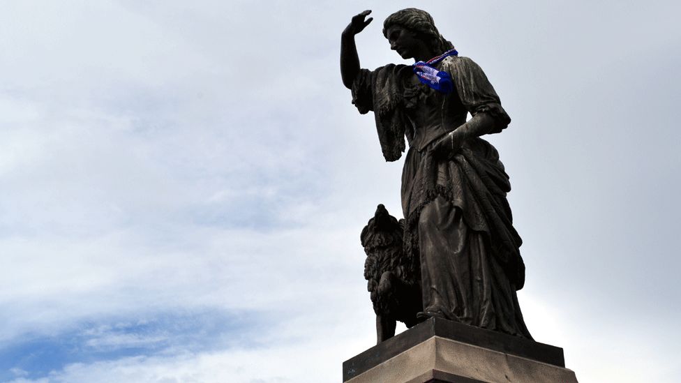 Statue of Flora MacDonald with Caley Thistle scarf