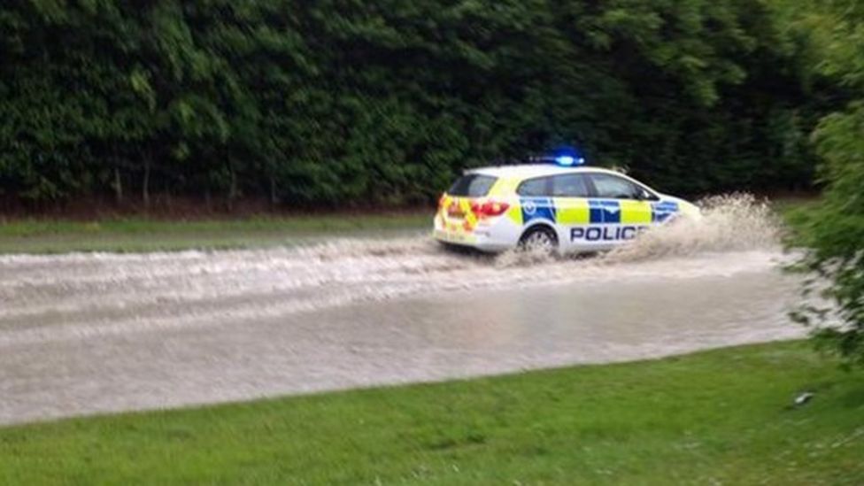 Leicester road closed after 'trunk' water pipe bursts BBC News