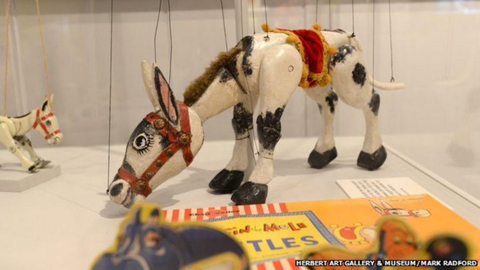 'Unprecedented' crowds at Coventry children's TV exhibition BBC News