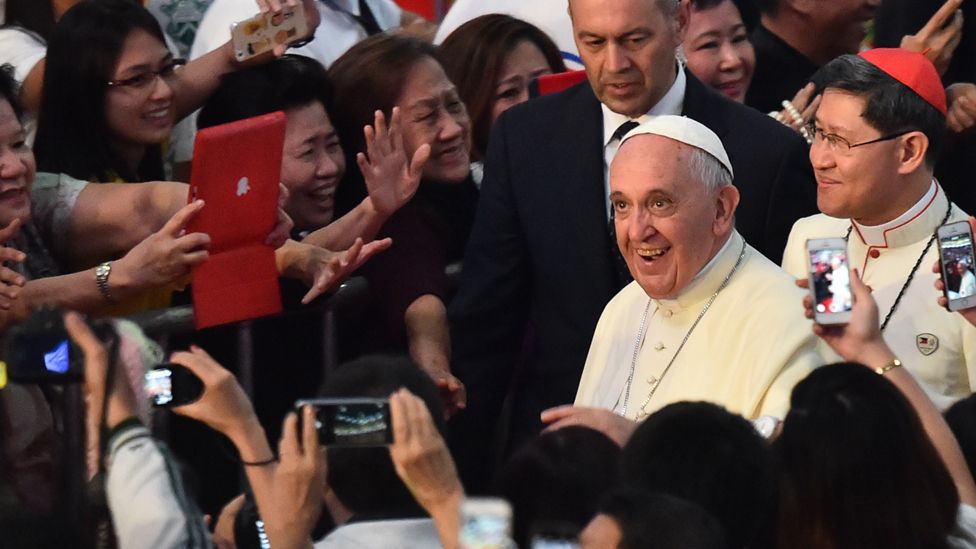Pope in crowd in Philippines