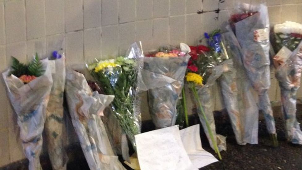 Norwich underpass death: Vigil held for dead homeless man - BBC News