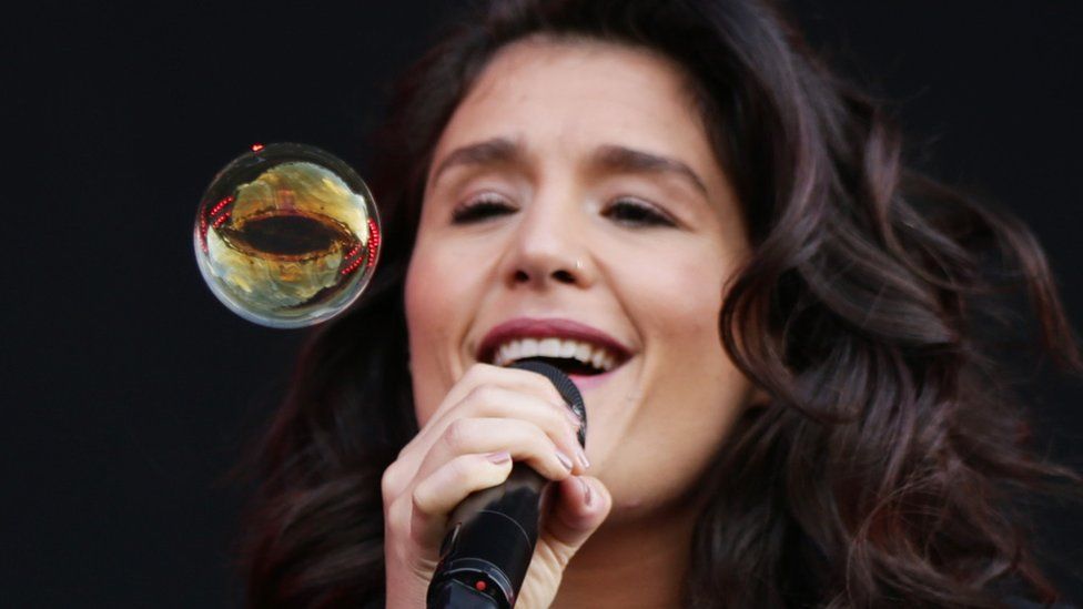 Jessie Ware on Isle of Wight festival BBC News
