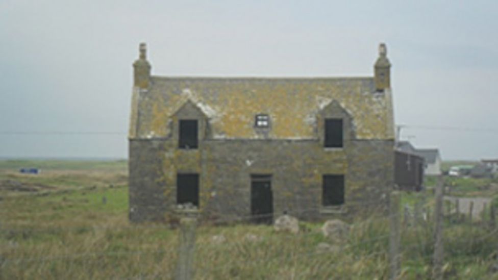 Almost half Uist houses 'too old' for energy scheme BBC News