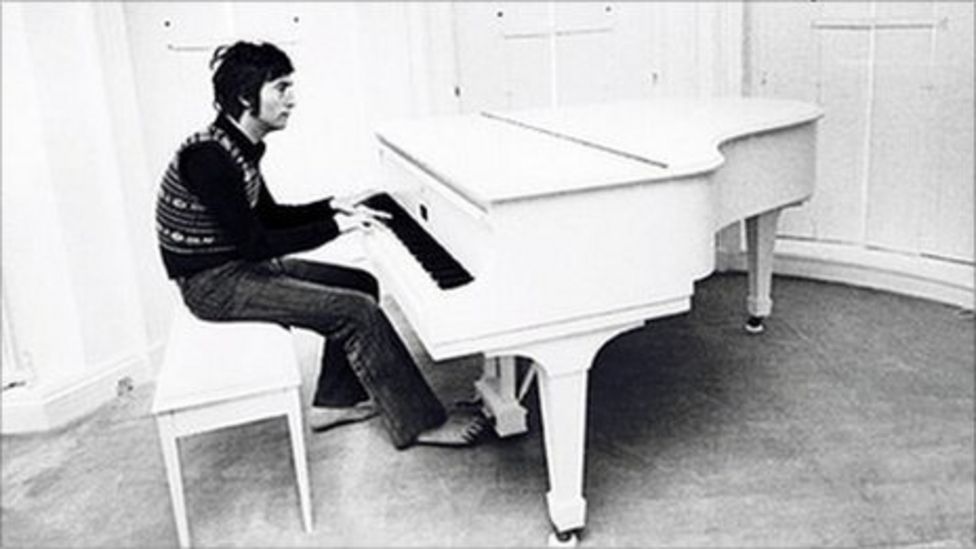 Beatle John Lennon's time at Tittenhurst Park in Ascot BBC News