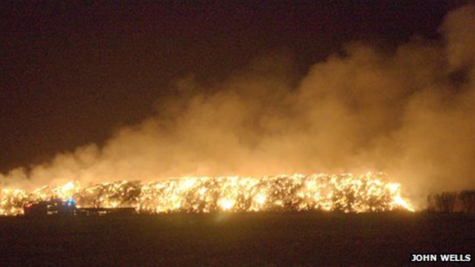 Arson attack on 66,000 tonnes of straw in Cambridgeshire BBC News