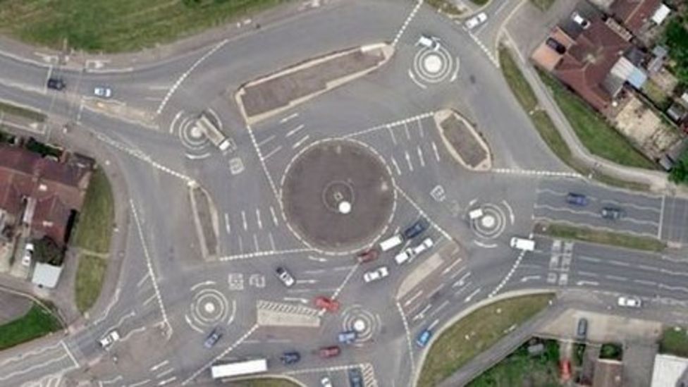 Swindon's 'iconic' Magic Roundabout turns 40 BBC News