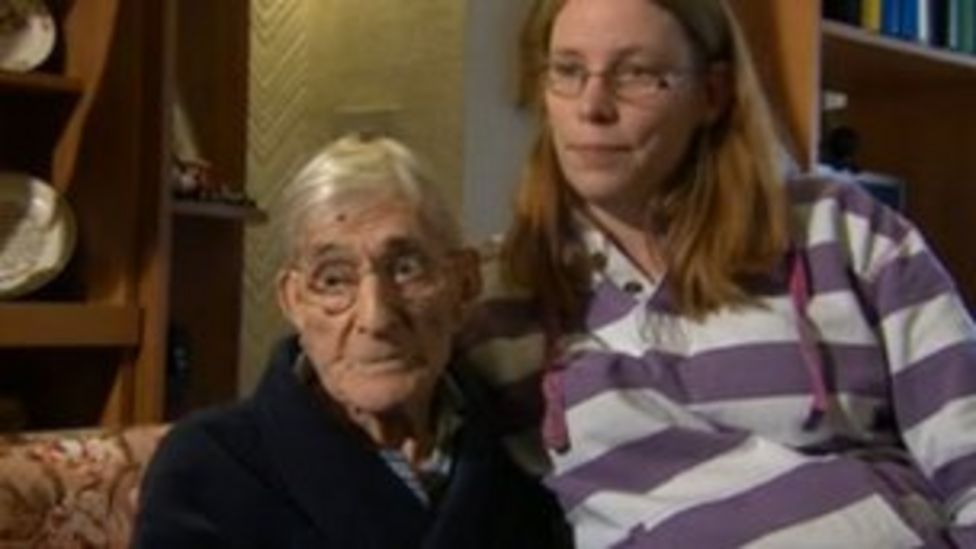 Assisted dying campaigner George Martin dies after refusing food - BBC News