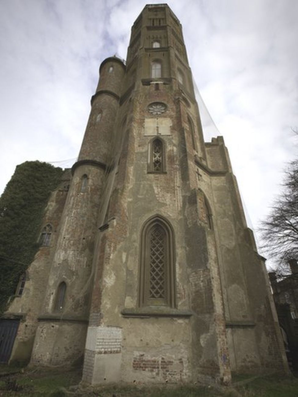 In Pictures Hadlow Tower restored BBC News