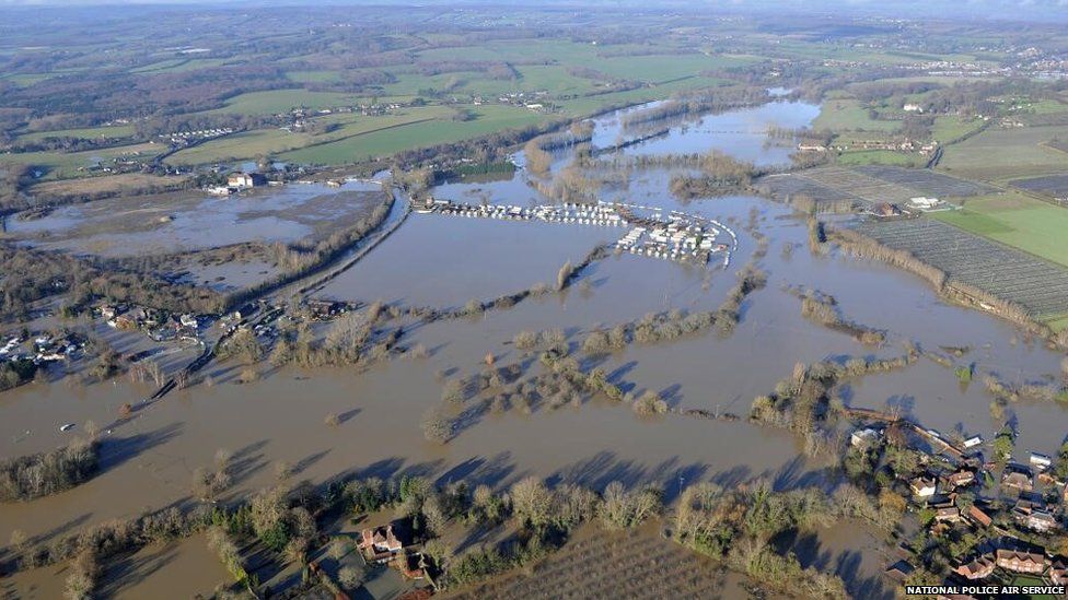 In pictures: Parts of Kent hit by floods - BBC News