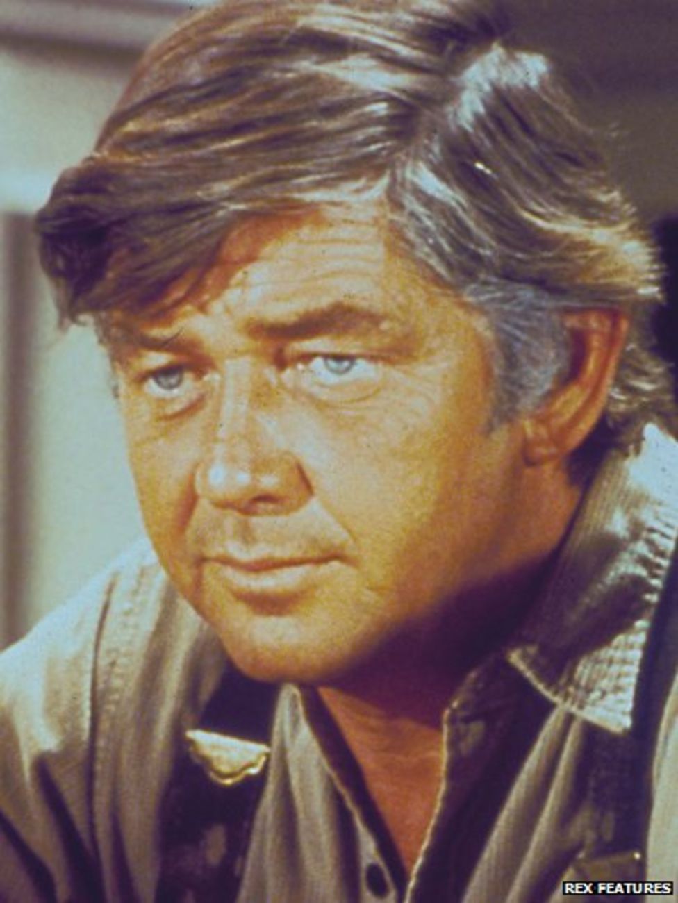 Waltons star Ralph Waite dies at 85 - BBC News