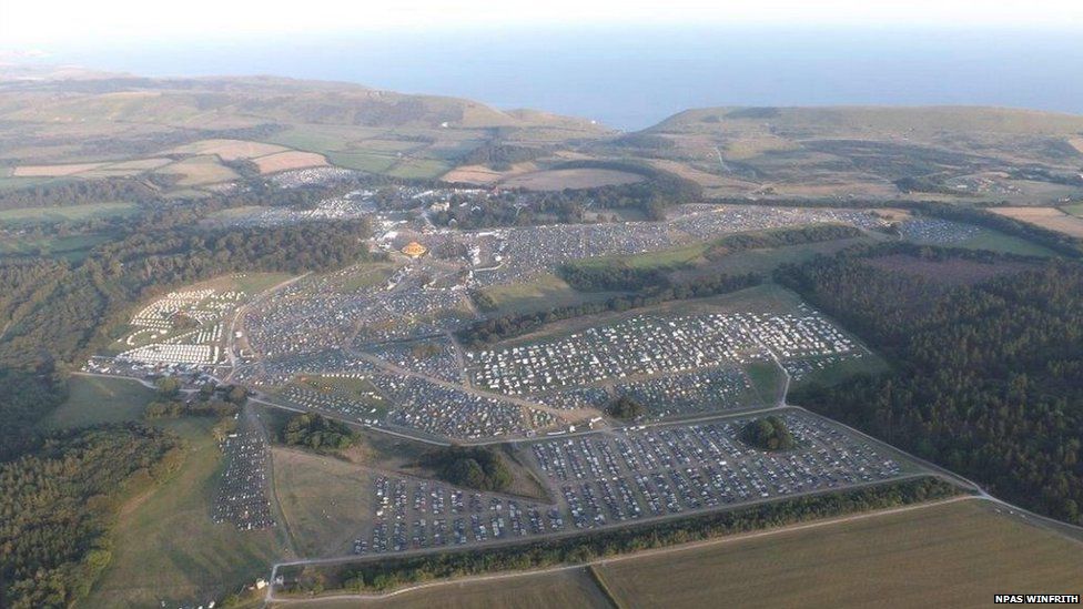 In pictures Camp Bestival festival at Lulworth Castle BBC News